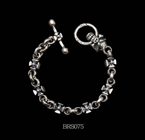 Cross Link Bracelet With Biting Speed Skull