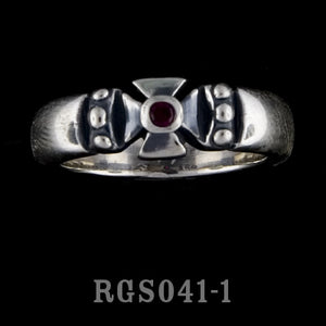 Single Formee Ring with Garnet RGS041-01