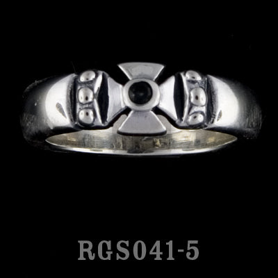 Single Formee Ring with Emerald RGS041-05