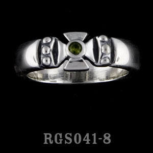 Single Formee Ring with Peridot RGS041-08